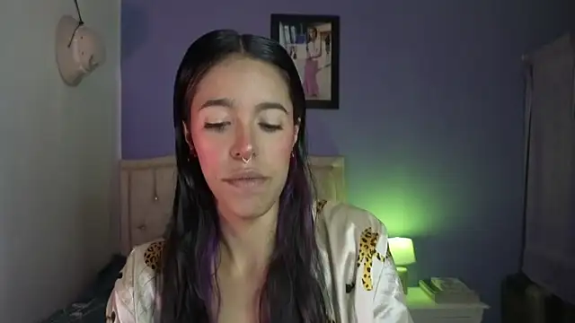 Snapshot of stephania_t chatting on 03-24-26, 05:29 stephania t online show from 03-24-26, 05:29