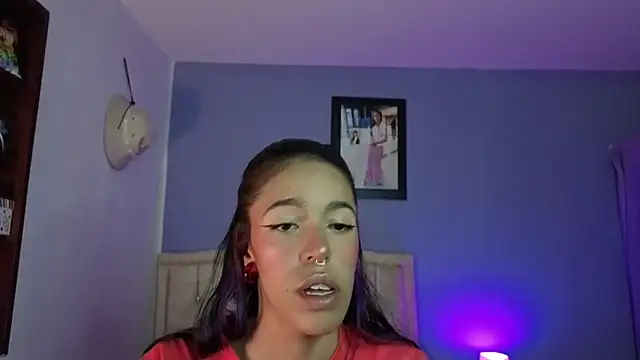 Snapshot of stephania_t chatting on 03-26-26, 03:39 stephania t online show from 03-26-26, 03:39