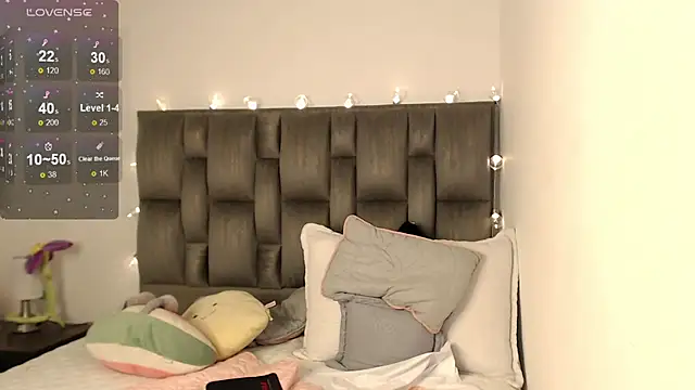 Snapshot of julz_03 chatting on 12-20-24, 06:35 julz 03 online show from 12-20-24, 06:35