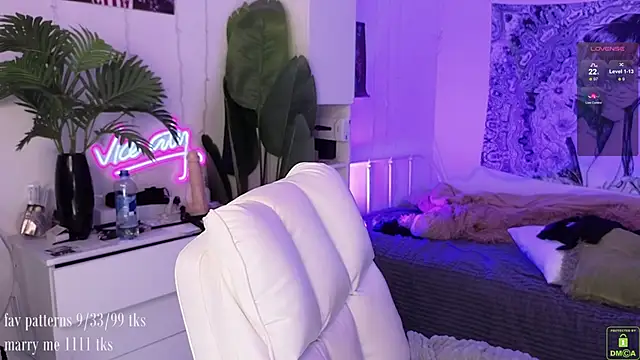 violetviolator online show from 10-18-25, 04:26