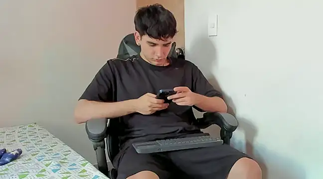 leo030809 online show from 12-05-24, 02:22