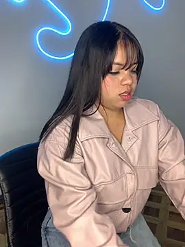 Snapshot of Elaa_euphoria chatting on 01-23-25, 01:41 Elaa euphoria online show from 01-23-25, 01:41