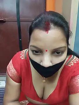 Snapshot of Manjudear chatting on 07-02-26, 05:24 Manjudear online show from 07-02-26, 05:24