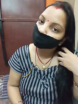 Snapshot of Manjudear chatting on 07-06-26, 04:09 Manjudear online show from 07-06-26, 04:09