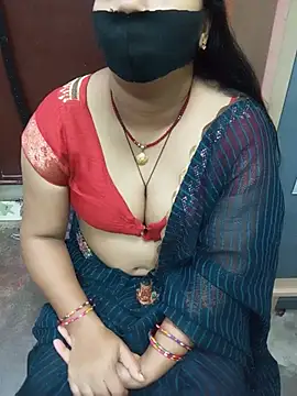 Snapshot of Manjudear chatting on 07-08-26, 04:11 Manjudear online show from 07-08-26, 04:11