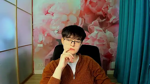 EmiliaYours online show from 12-03-24, 06:59