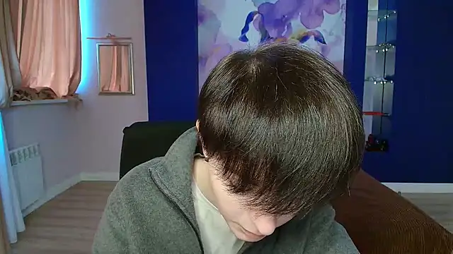 EmiliaYours online show from 12-16-24, 12:27