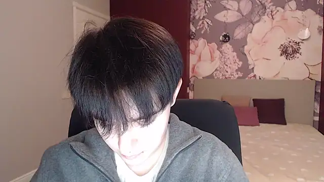 EmiliaYours online show from 12-17-24, 06:56