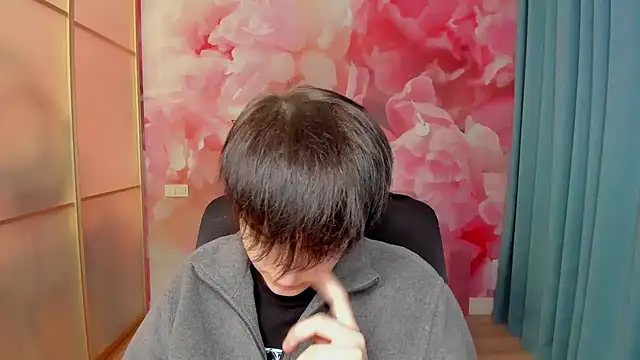 EmiliaYours online show from 12-22-24, 06:28