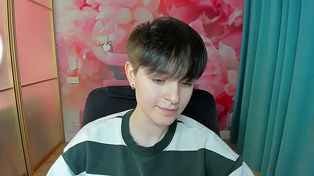 EmiliaYours online show from 01-10-25, 03:37