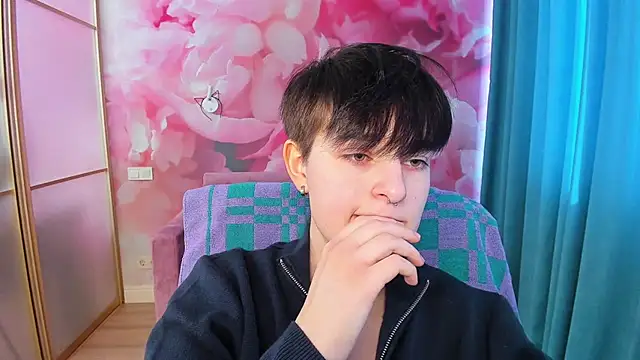 EmiliaYours online show from 01-12-25, 10:23