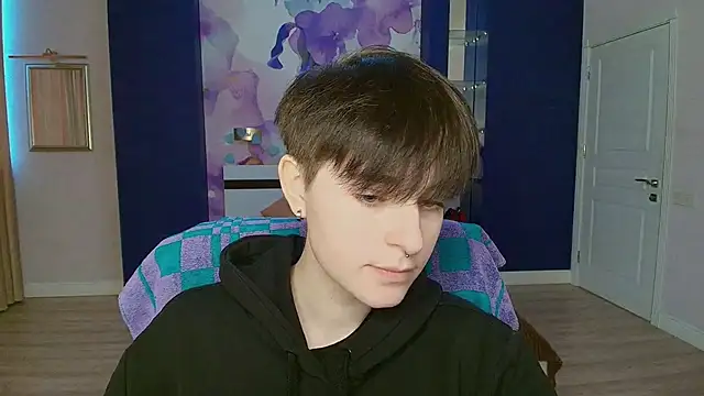 EmiliaYours online show from 01-13-25, 12:56