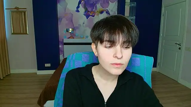 EmiliaYours online show from 01-28-25, 01:59