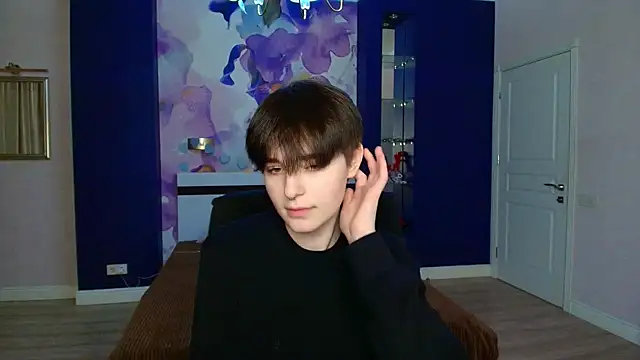 EmiliaYours online show from 02-18-25, 04:59