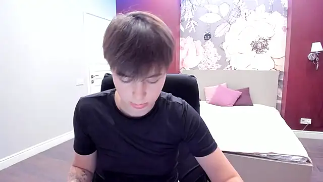 EmiliaYours online show from 09-09-25, 03:55