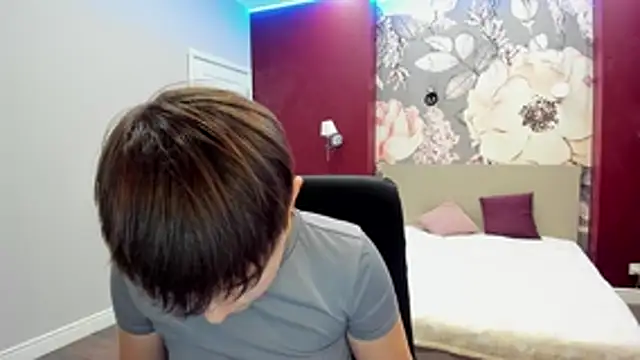 EmiliaYours online show from 10-24-25, 01:40