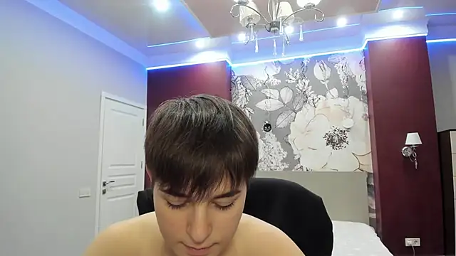 EmiliaYours online show from 12-22-25, 03:09