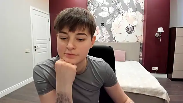 EmiliaYours online show from 02-06-26, 02:31