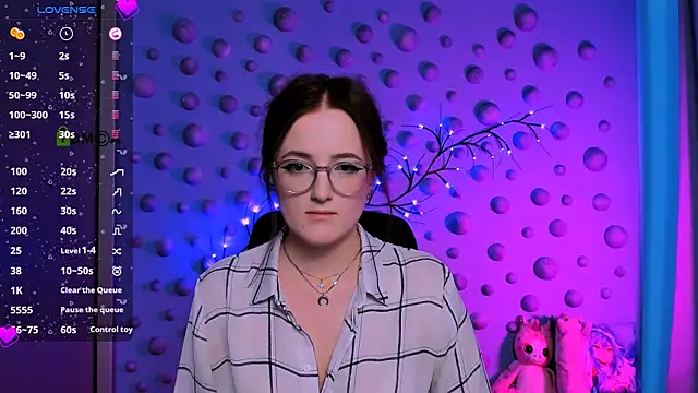 luna berryy online show from 12-20-25, 08:16