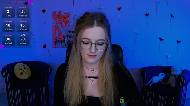 Snapshot of luna_berryy chatting on 04-22-26, 07:15 luna berryy online show from 04-22-26, 07:15