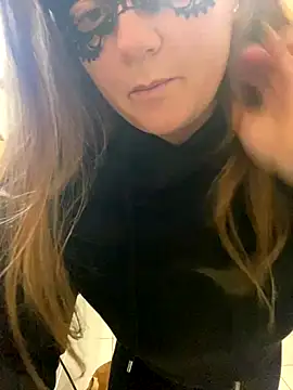 Snapshot of XtentationMG chatting on 10-29-25, 09:33 XtentationMG online show from 10-29-25, 09:33