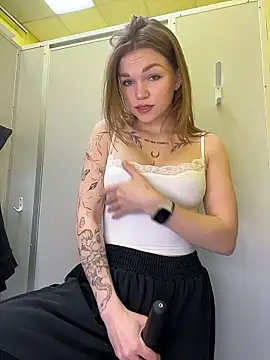 KitteCat online show from 01-11-26, 07:46