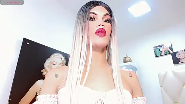 Niccolls Princess online show from 02-10-25, 01:57