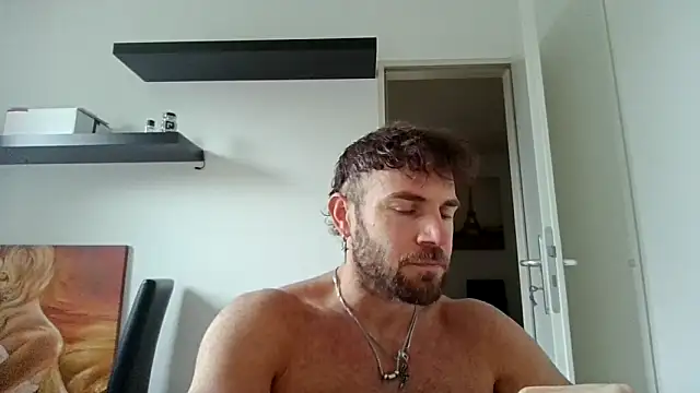 Snapshot of alpha-hunk chatting on 09-24-25, 01:47 alpha-hunk online show from 09-24-25, 01:47