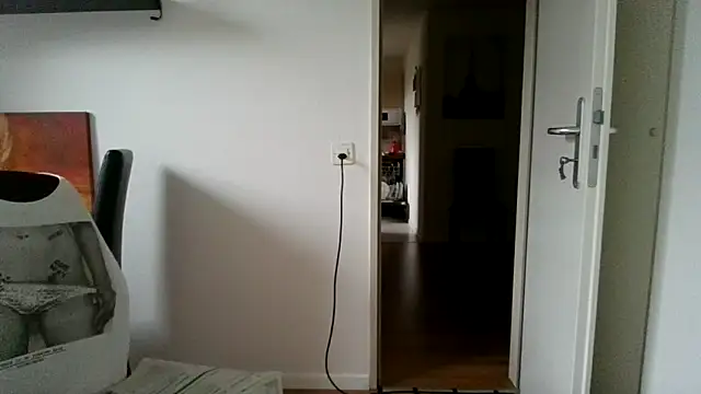 Snapshot of alpha-hunk chatting on 09-26-25, 07:12 alpha-hunk online show from 09-26-25, 07:12