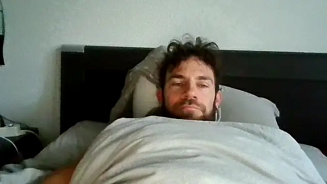 Snapshot of alpha-hunk chatting on 10-15-25, 07:08 alpha-hunk online show from 10-15-25, 07:08