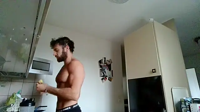 Snapshot of alpha-hunk chatting on 10-16-25, 07:20 alpha-hunk online show from 10-16-25, 07:20