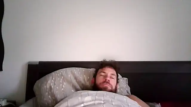 Snapshot of alpha-hunk chatting on 10-22-25, 08:14 alpha-hunk online show from 10-22-25, 08:14