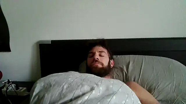 Snapshot of alpha-hunk chatting on 10-25-25, 08:33 alpha-hunk online show from 10-25-25, 08:33