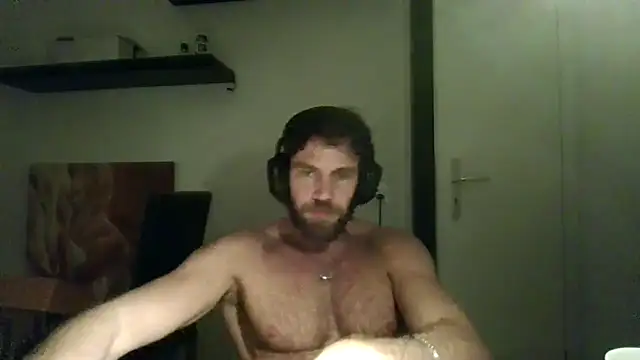 Snapshot of alpha-hunk chatting on 10-25-25, 08:36 alpha-hunk online show from 10-25-25, 08:36