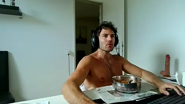 Snapshot of alpha-hunk chatting on 04-29-26, 10:19 alpha-hunk online show from 04-29-26, 10:19