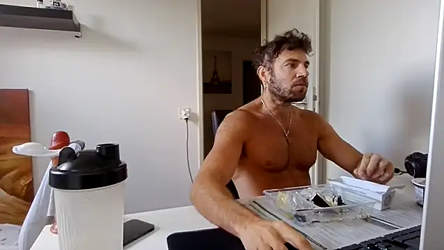 Snapshot of alpha-hunk chatting on 05-17-26, 10:00 alpha-hunk online show from 05-17-26, 10:00