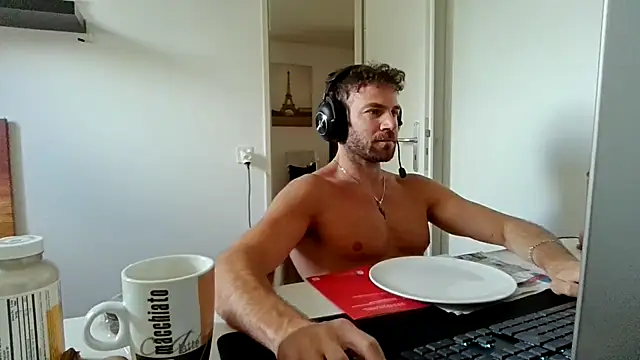 Snapshot of alpha-hunk chatting on 06-05-26, 09:26 alpha-hunk online show from 06-05-26, 09:26