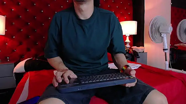 Sr Magnus  online show from 03-06-26, 09:28