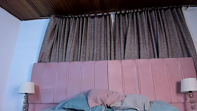 aurora divine online show from 02-26-25, 01:43