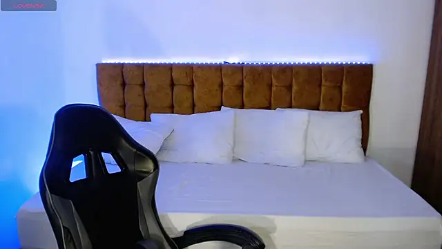 alexiaaross online show from 10-02-25, 04:19