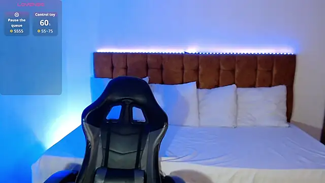 Snapshot of alexiaaross chatting on 10-09-25, 04:10 alexiaaross online show from 10-09-25, 04:10