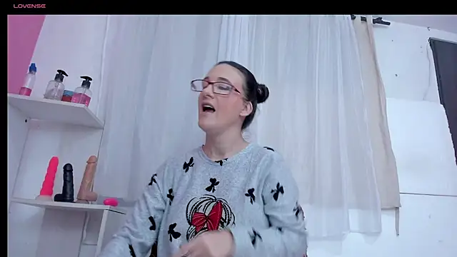 LolaBoobs online show from 01-06-25, 05:08
