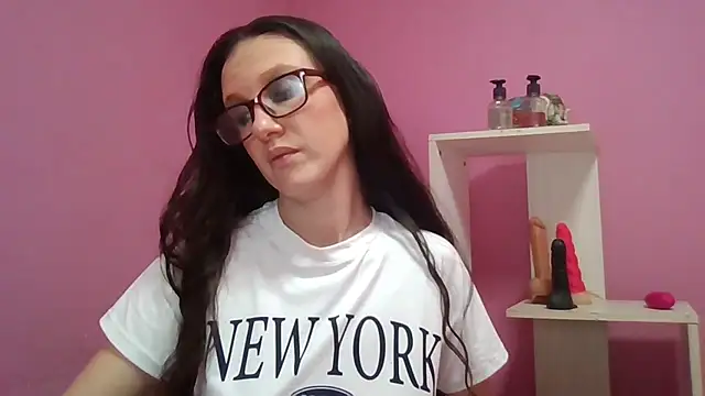 Snapshot of LolaBoobs chatting on 02-21-26, 06:47 LolaBoobs online show from 02-21-26, 06:47