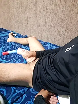 Snapshot of BrattishPiping chatting on 02-28-26, 03:51 BrattishPiping online show from 02-28-26, 03:51