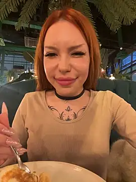 Snapshot of babydolll chatting on 01-11-25, 03:20 babydolll online show from 01-11-25, 03:20