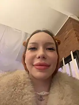 Snapshot of babydolll chatting on 02-10-25, 11:25 babydolll online show from 02-10-25, 11:25