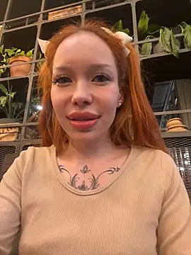 Snapshot of babydolll chatting on 03-02-25, 02:43 babydolll online show from 03-02-25, 02:43