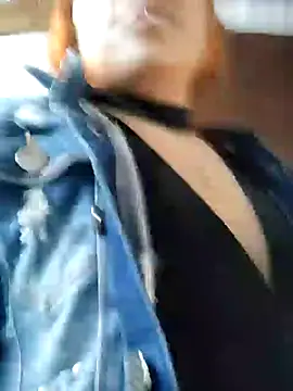 Snapshot of Caro_kitty- chatting on 01-31-25, 01:45 Caro kitty- online show from 01-31-25, 01:45