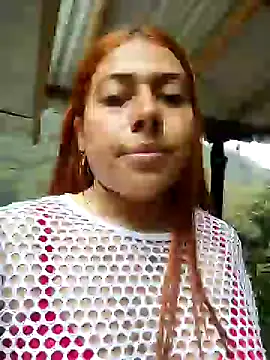 Snapshot of Caro_kitty- chatting on 02-05-25, 04:03 Caro kitty- online show from 02-05-25, 04:03