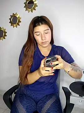 Snapshot of Caro_kitty- chatting on 02-22-25, 06:19 Caro kitty- online show from 02-22-25, 06:19
